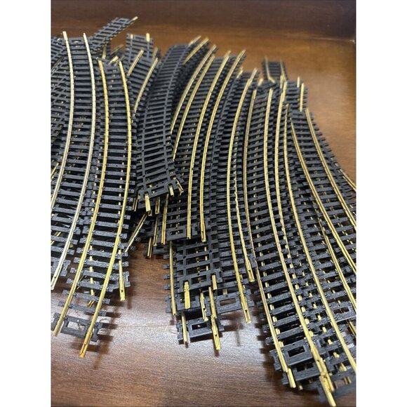 Atlas HO Scale Train Tracks Lot Of 78 pieces Curved Snap brass Tracks - Picture 4 of 8